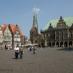 Marktplatz und altes Rathaus